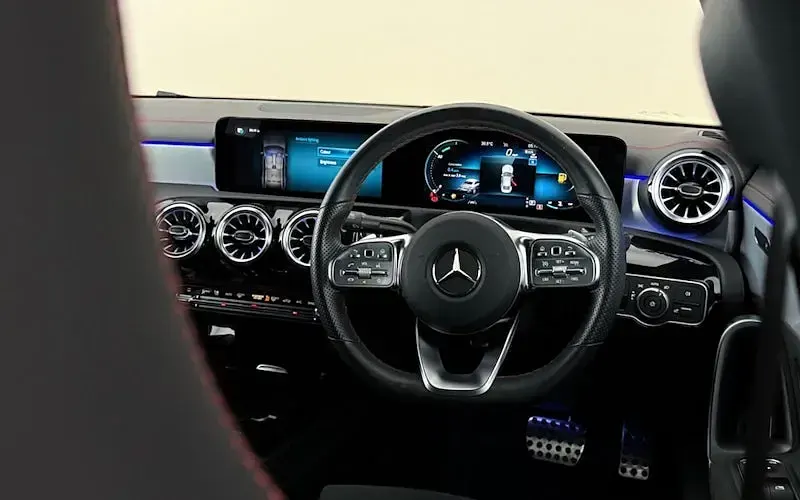 Used Mercedes CLA200 Executive 163 HP (119 kW) 2023 White Coupe