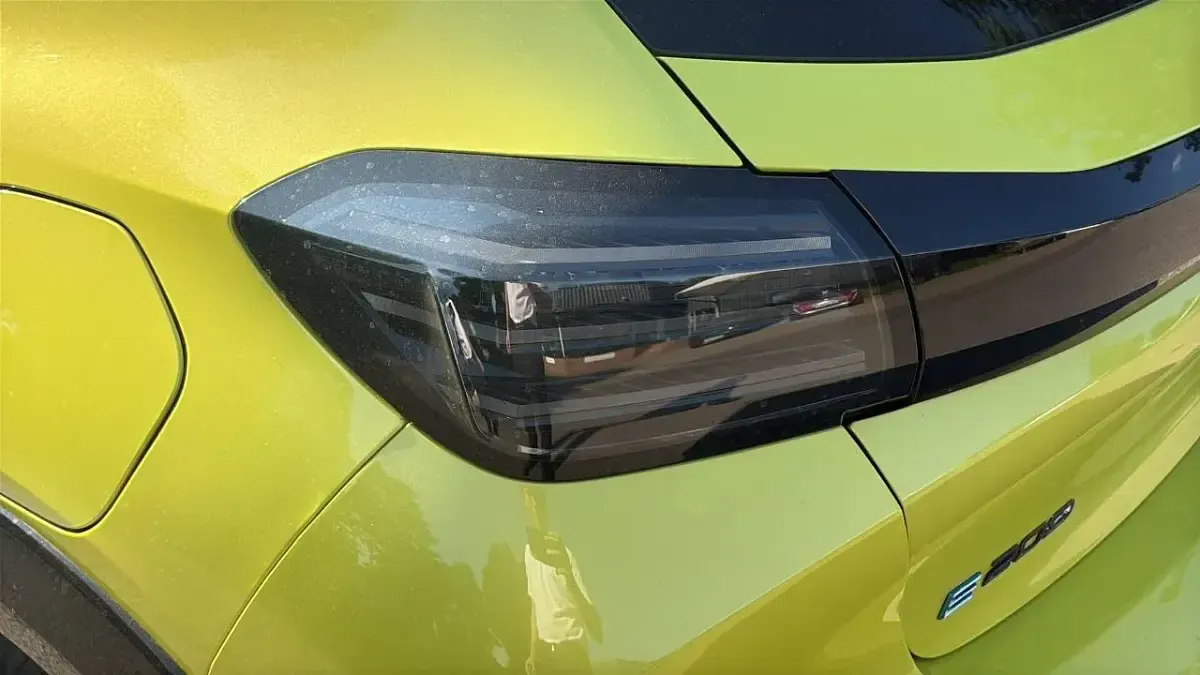 Used Peugeot e-208 GT 113 kW (154 HP) 2024 Yellow Hatchback