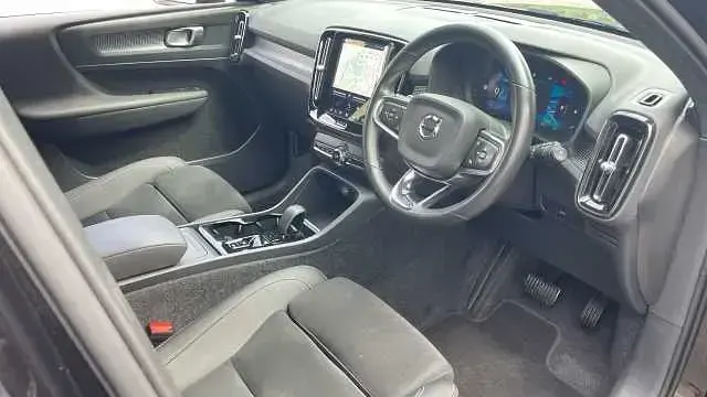 Used Volvo XC40 Plus 197 HP (144 kW) 2025 SUV