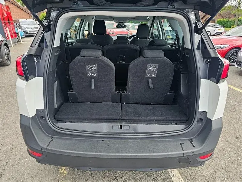 Used Peugeot 5008 Active 130 HP (95 kW) 2020 White SUV