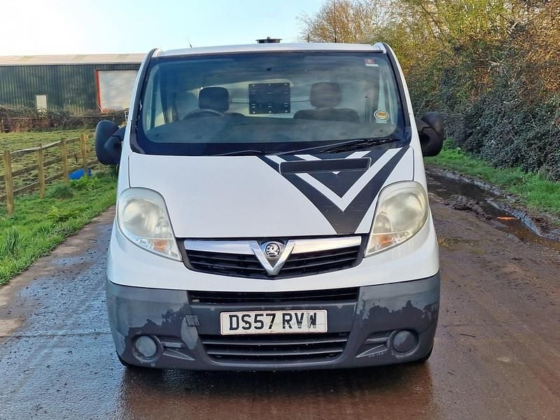 Used Vauxhall Vivaro 90 HP (66 kW) 2008 White MPV