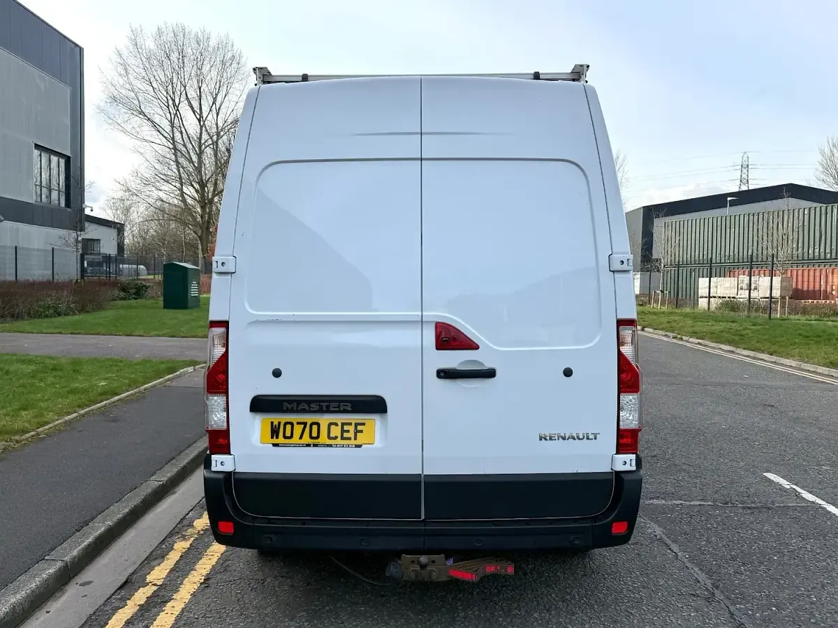 Used Renault Master Business 150 HP (110 kW) 2021 White MPV