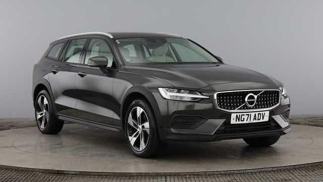 Used 2022 Volvo V60 CC Estate | £25,950 (Fair price) - Image 1/4