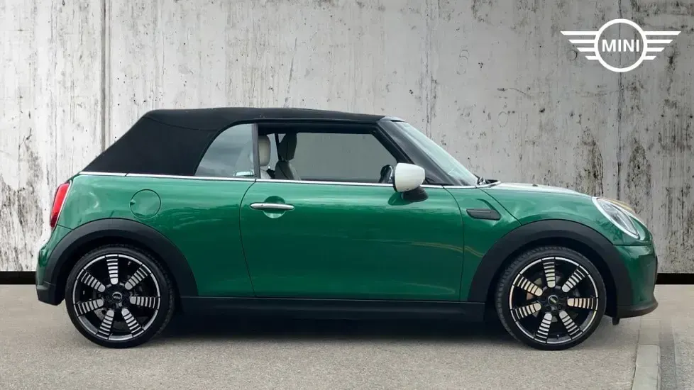 Used Mini Cooper Exclusive 134 HP (98 kW) 2024 Green Hatchback