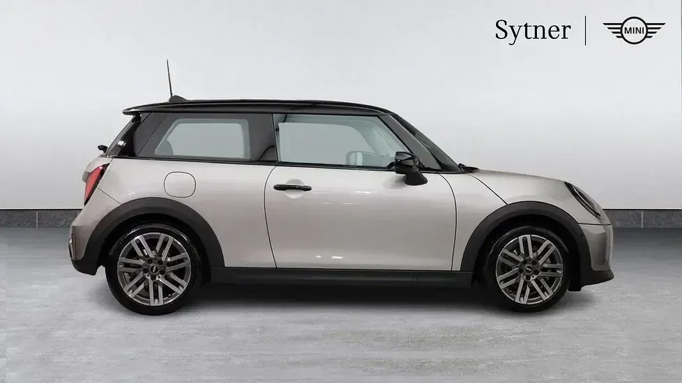 Used Mini Cooper Hatch 154 HP (113 kW) 2024 Silver Hatchback