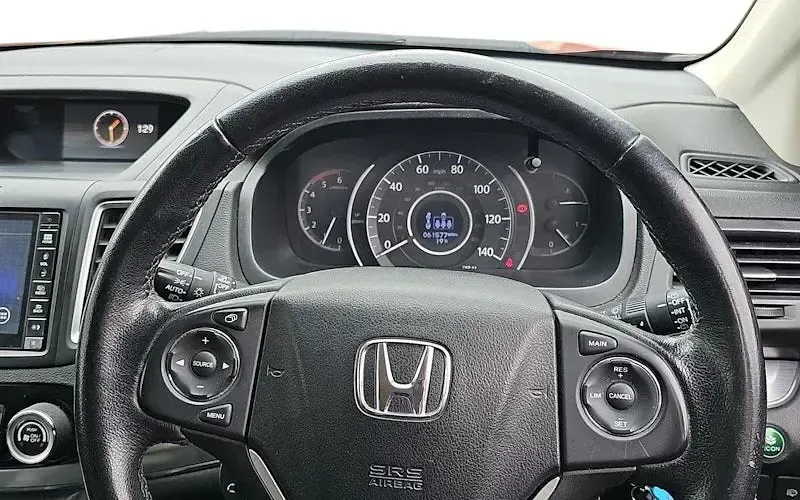 Used Honda CR-V SR 120 HP (88 kW) 2016 Red SUV
