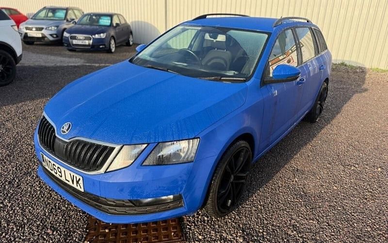 Used Skoda Octavia SE Drive 150 HP (110 kW) 2019 Blue Estate