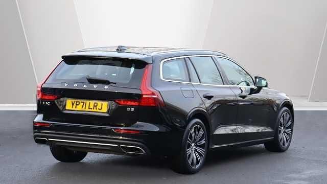 Used Volvo V60 Inscription 250 HP (183 kW) 2022 Estate