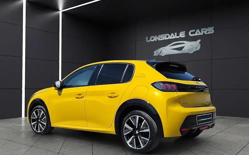 Used Peugeot 208 GT-line 102 HP (75 kW) 2020 Hatchback