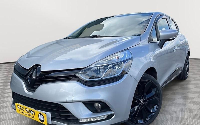 Używany Renault Clio IV Iconic 90 KM (66 kW) 2019 Srebrny Hatchback