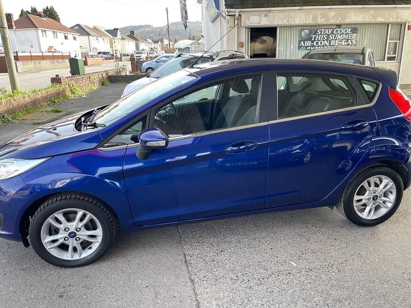Used Ford Fiesta Zetec 2015 Blue Hatchback