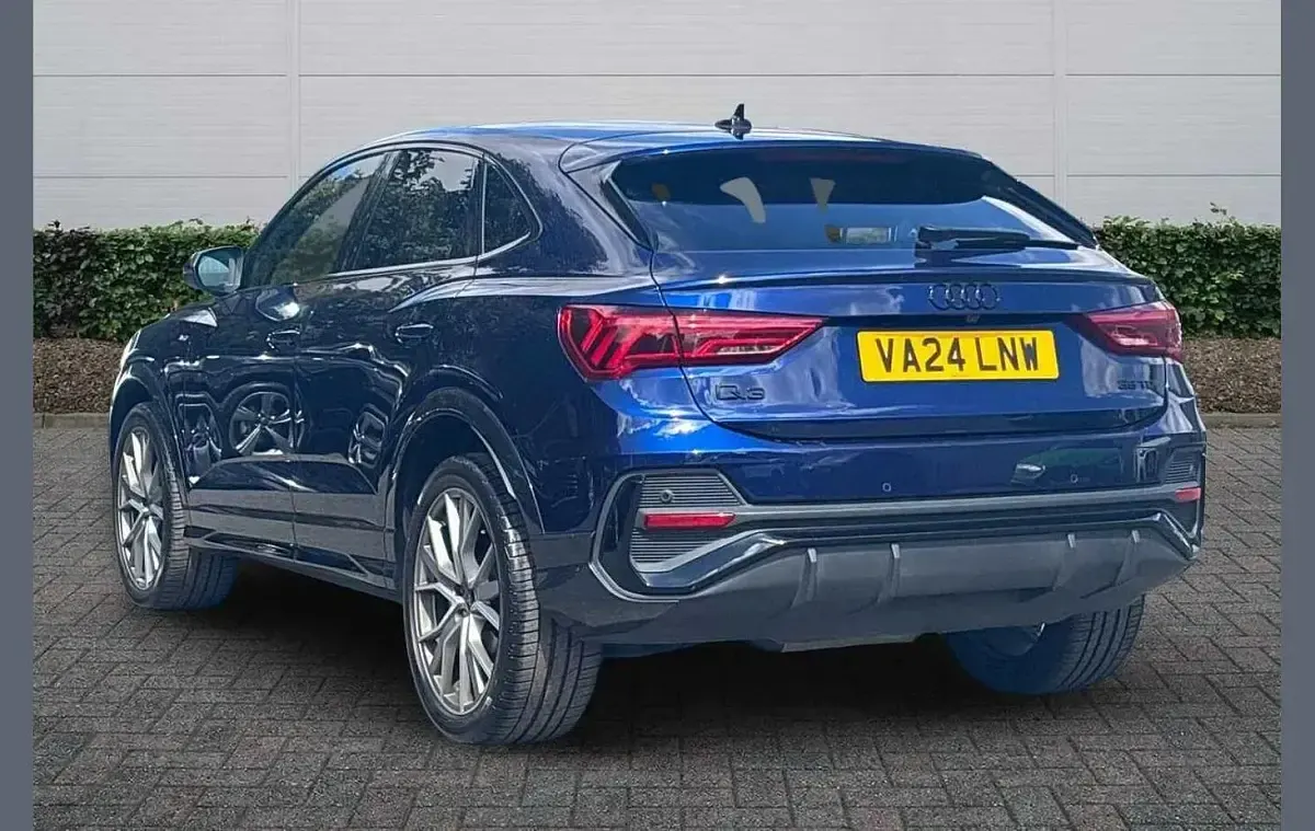 Used Audi Q3 Black Edition 150 HP (110 kW) 2024 Blue SUV