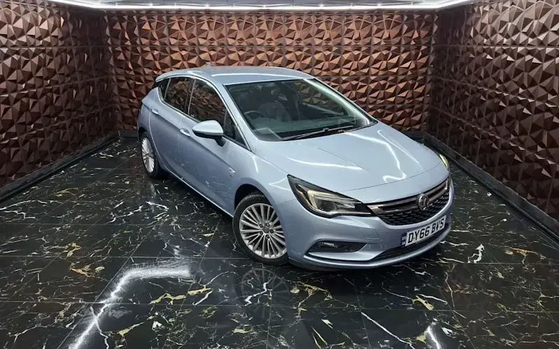 Used Vauxhall Astra Elite 150 HP (110 kW) 2016 Hatchback