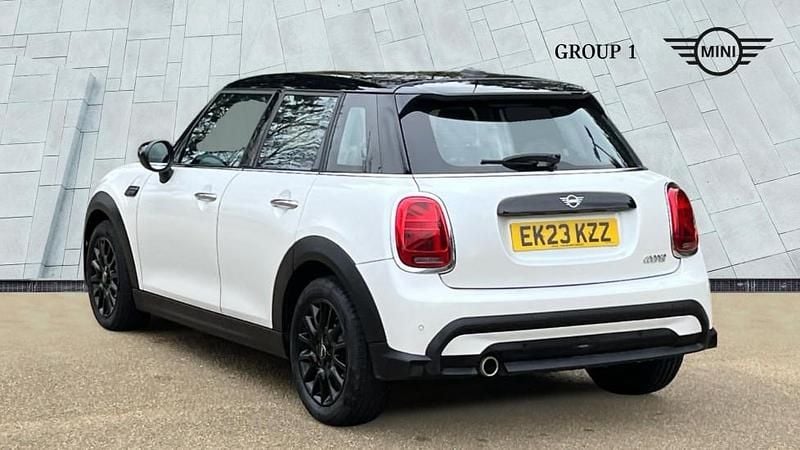 Used Mini Cooper Classic 136 HP (100 kW) 2023 White Hatchback