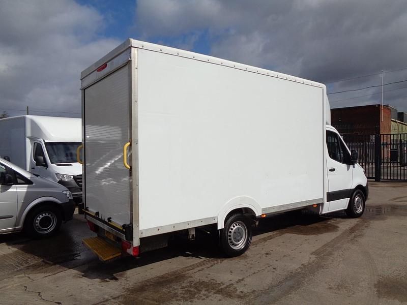 Usado Mercedes Sprinter Progressive 140 HP (102 kW) 2021 Branco Van