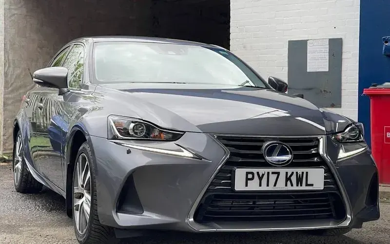 Used Lexus IS300h 223 HP (164 kW) 2018 Sedan