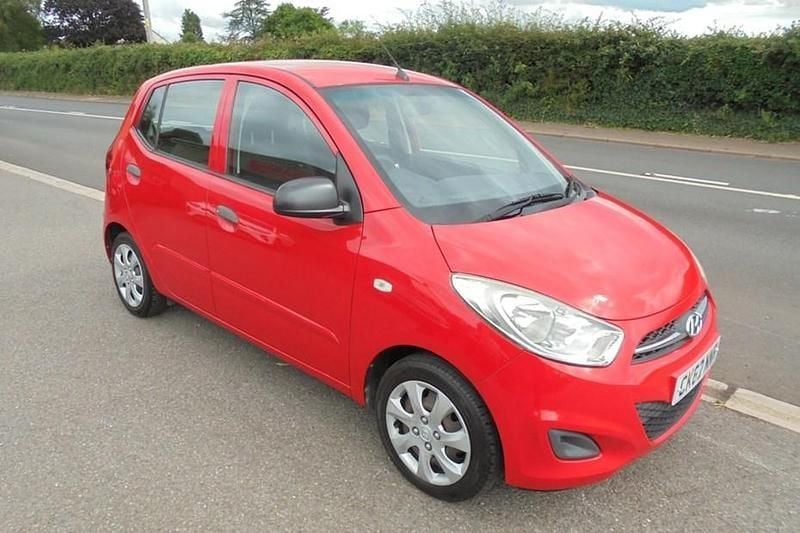 Red Used 2012 Hyundai i10 Classic Hatchback | £3,250 (Good price) - Image 1/1
