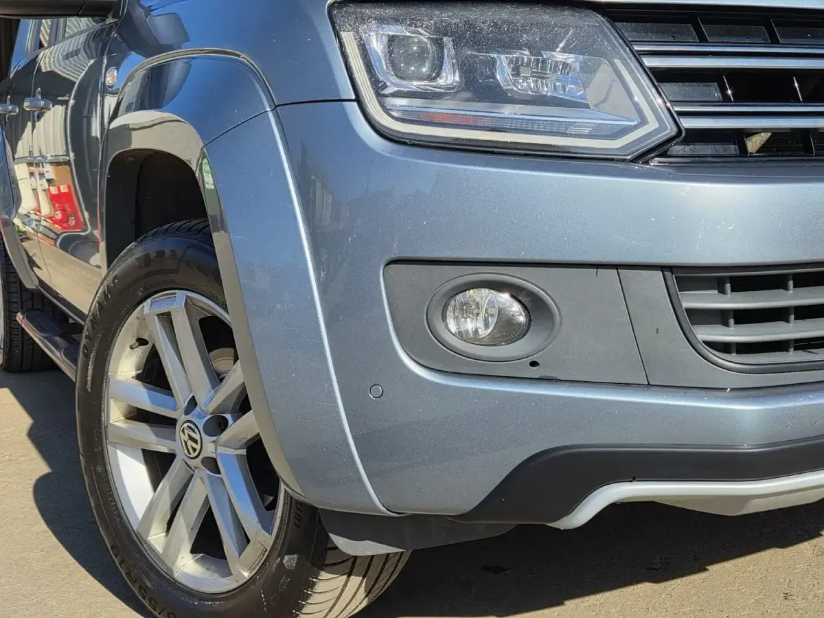 Used VW Amarok Atacama 180 HP (132 kW) 2016 Blue Pickup