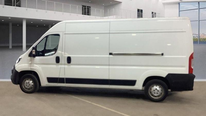 Used Peugeot Boxer S 140 HP (102 kW) 2021 White Van