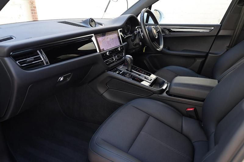 Used Porsche Macan S 375 HP (275 kW) 2023 White SUV