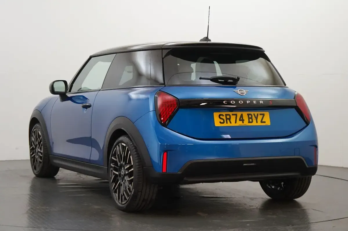 Used Mini Cooper S Hatch 201 HP (147 kW) 2025 Blue Hatchback