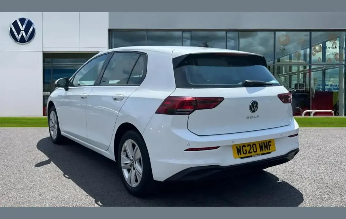 Used VW Golf VIII Life 128 HP (94 kW) 2020 White Hatchback