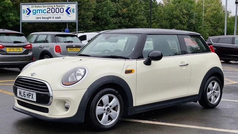 White Used 2016 Mini Cooper Hatch Hatchback | £5,995 (Good price) - Image 1/3