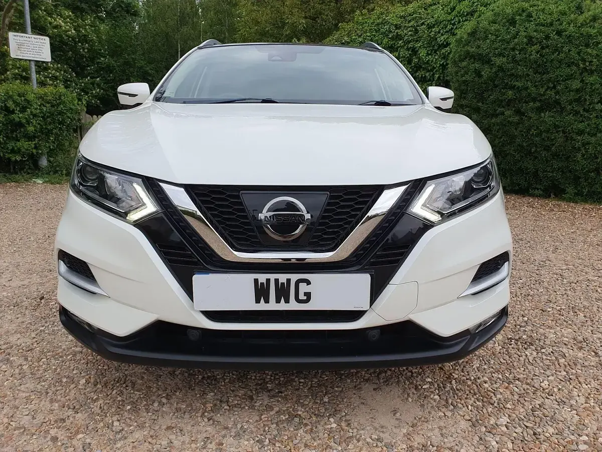 Used Nissan Qashqai N-Connecta 115 HP (84 kW) 2018 White SUV