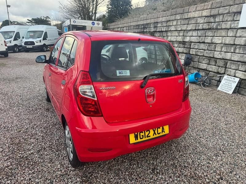 Used Hyundai i10 Classic 85 HP (62 kW) 2012 Red Hatchback