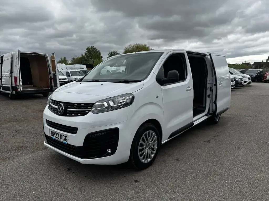 Gebraucht Vauxhall Vivaro S 100 PS (73 kW) 2023 Weiß Van / Kleinbus