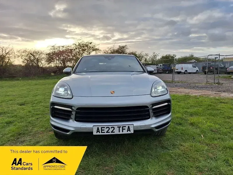 Begagnad Porsche Cayenne 462 HK (339 kW) 2022 Silver SUV
