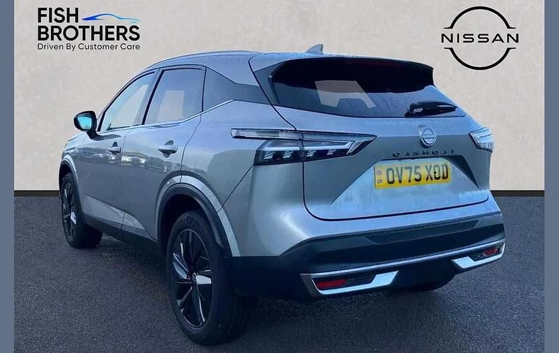 Used Nissan Qashqai Tekna 138 HP (101 kW) 2025 Silver SUV