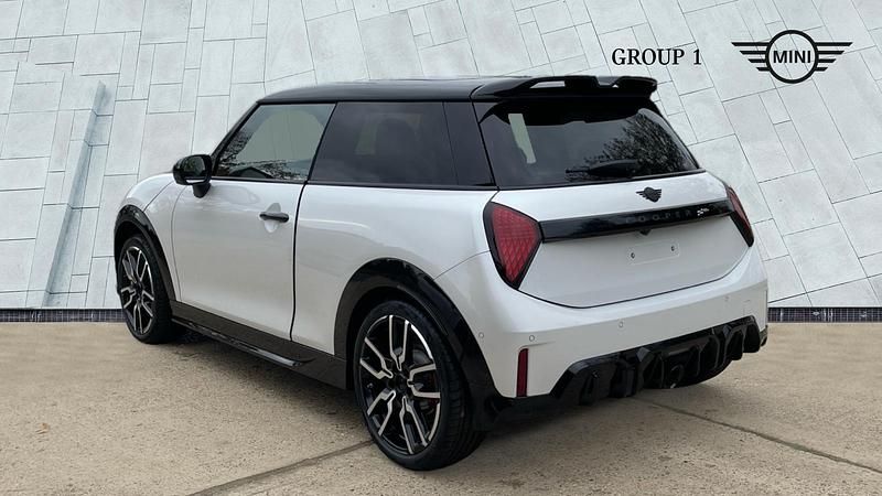 Used Mini John Cooper Works Hatch 228 HP (167 kW) 2025 White Hatchback