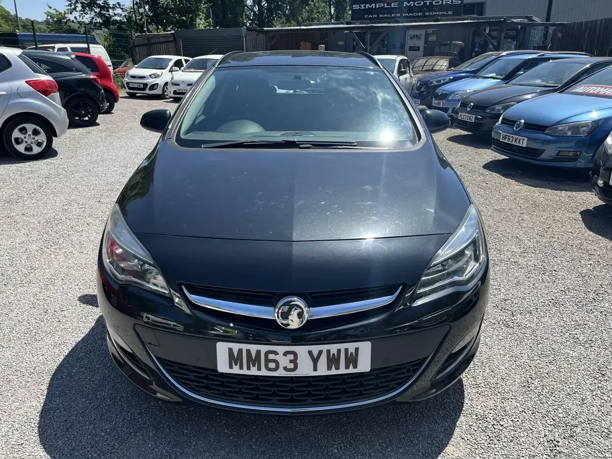 Used Vauxhall Astra SRi 165 HP (121 kW) 2014 Black Estate
