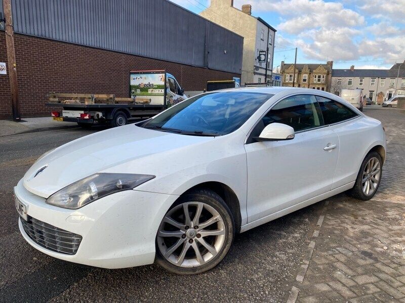 White Used 2009 Renault Laguna Coupé Coupe | £1,595 - Image 1/4