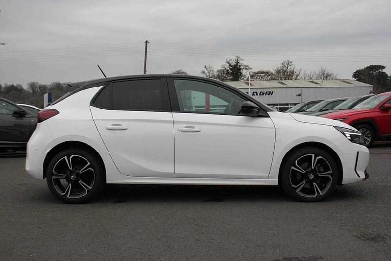 Used Vauxhall Corsa S 100 HP (73 kW) 2023 White Hatchback