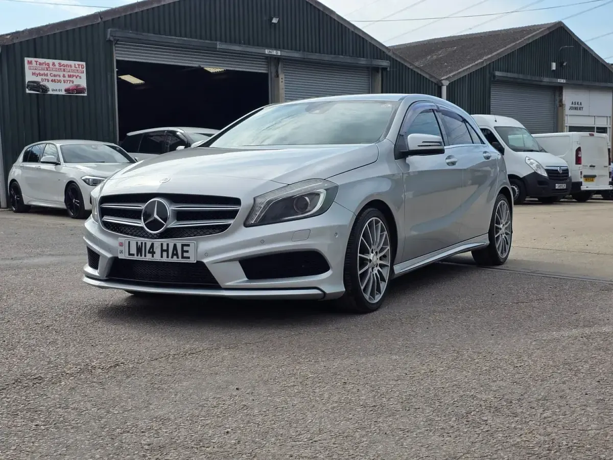 Used Mercedes A180 AMG line 122 HP (89 kW) 2014 Silver Hatchback