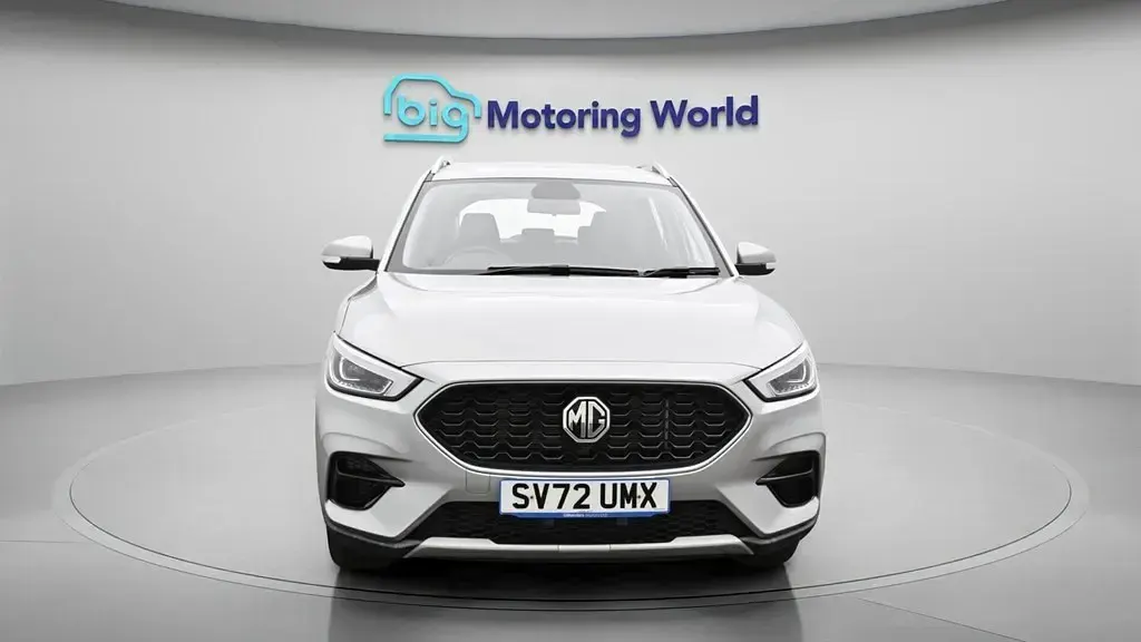 Używany MG ZS 2023 Srebrny SUV