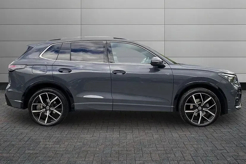 Used VW Tiguan R-line 150 HP (110 kW) 2024 Dolphin grey SUV