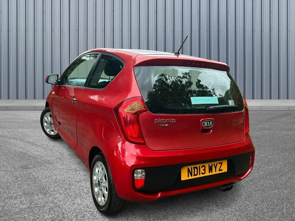 Used Kia Picanto City 68 HP (50 kW) 2013 Red Hatchback
