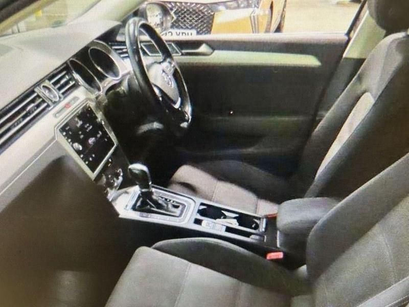 Used VW Passat Business 150 HP (110 kW) 2018 Grey Estate