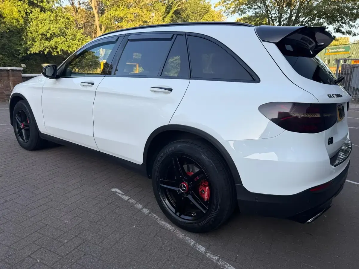 Used Mercedes GLC220 2018 White SUV
