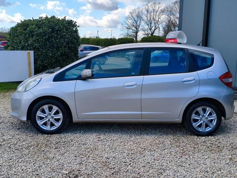 Second-hand Honda Jazz ES 99 CP (72 kW) 2012 Argintiu Hatchback