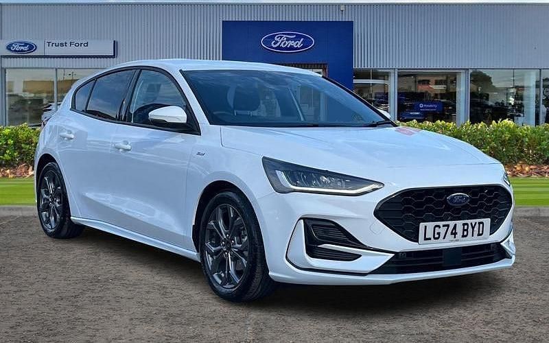 Used 2025 Ford Focus ST-Line Hatchback | £18,800 (Fair price) - Image 1/4