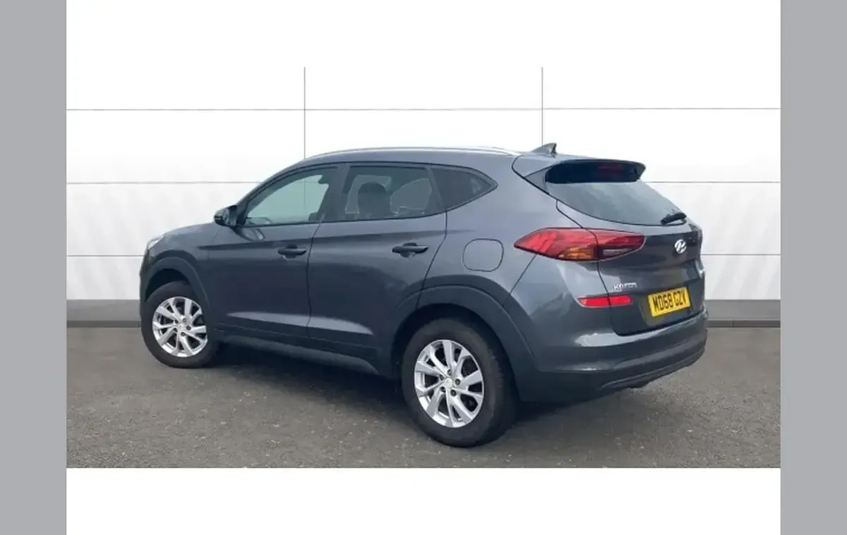 Used Hyundai Tucson SE 129 HP (94 kW) 2019 Grey SUV