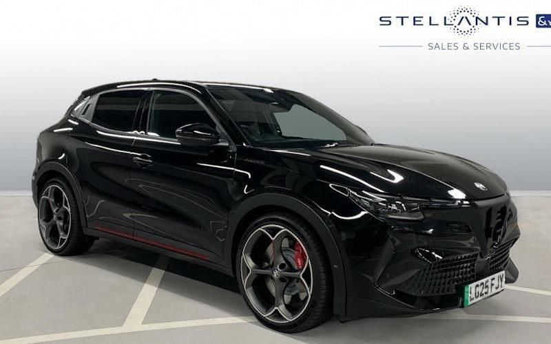 Used 2024 Alfa Romeo GT Junior Veloce Hatchback | £33,995 (Fair price) - Image 1/4