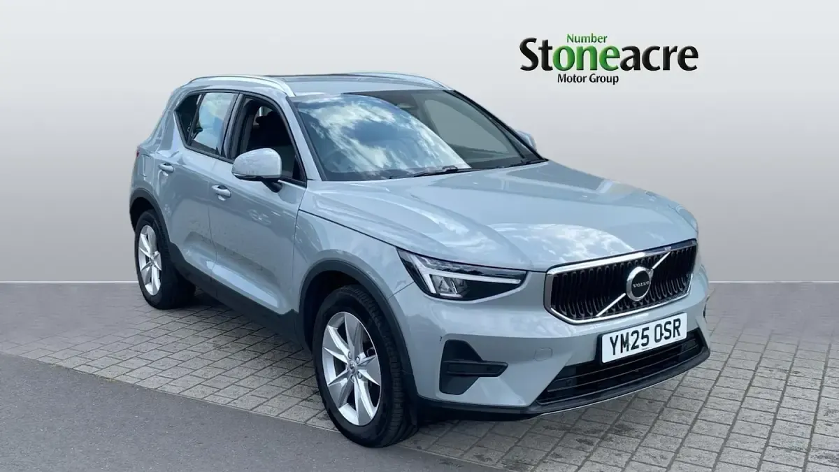 Used Volvo XC40 Core 163 HP (119 kW) 2025 SUV