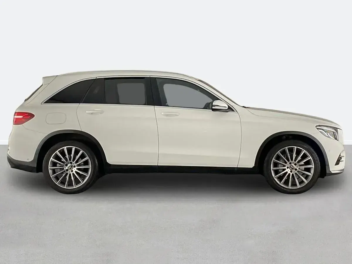 Used Mercedes GLC220 AMG line 170 HP (125 kW) 2018 White SUV