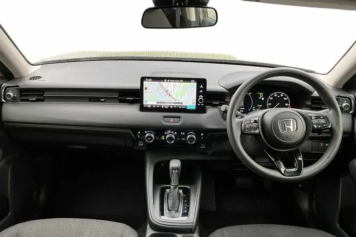 Used Honda HR-V Elegance 131 HP (96 kW) 2023 Sand khaki SUV