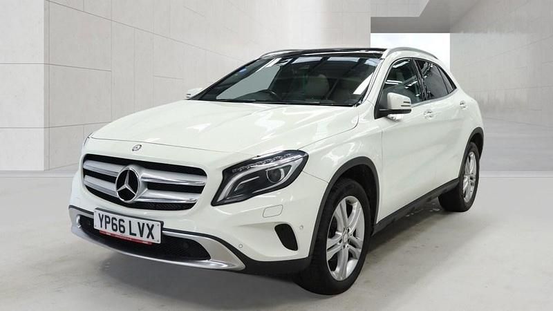 Used Mercedes GLA200 Premium 136 HP (100 kW) 2017 White SUV